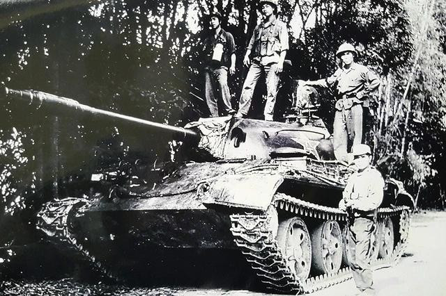 Xe tăng địch bị diệt ở mặt trận Cao Bằng, tháng 2.1979 Xe tăng địch bị diệt ở mặt trận Cao Bằng, tháng 2.1979