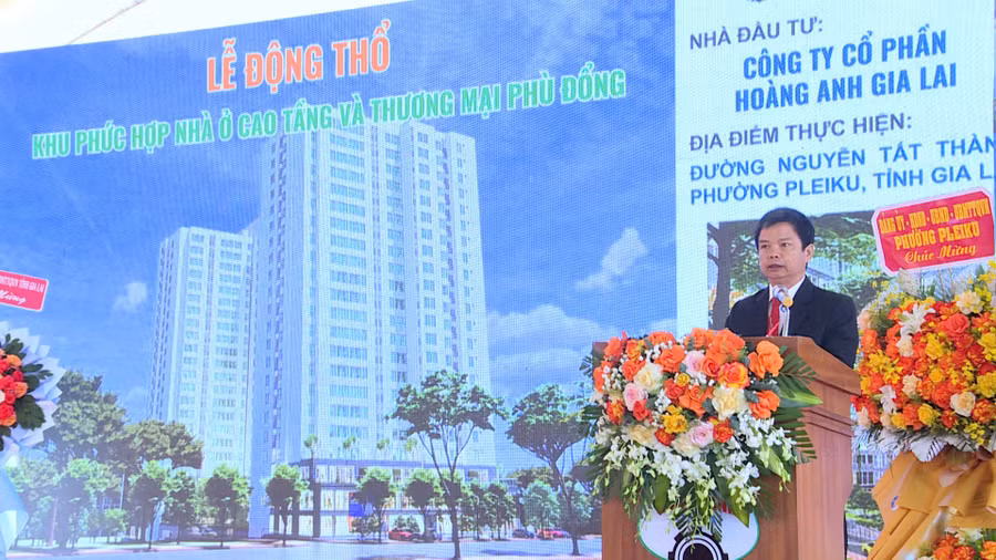 Phó Chủ tịch UBND tỉnh Nguyễn Hữu Quế phát biểu tại buổi lễ. Ảnh: Huy Toàn