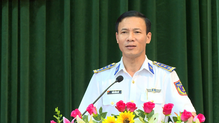 Đại tá Trần Hồng Quế-Phó Chính ủy Bộ Tư lệnh Vùng Cảnh sát biển 2-thông tin chương trình, nội dung và yêu cầu nhiệm vụ của chuyến công tác khảo sát biển, đảo năm 2025. Ảnh: Minh Trung dai-ta-tran-hong-que-pho-chinh-uy-bo-tu-lenh-vung-canh-sat-bien-2-thong-tin-chuong-trinh-noi-dung-va-yeu-cau-nhiem-vu-cua-chuyen-cong-tac-khao-sat-bien-dao-nam-2025.jpg