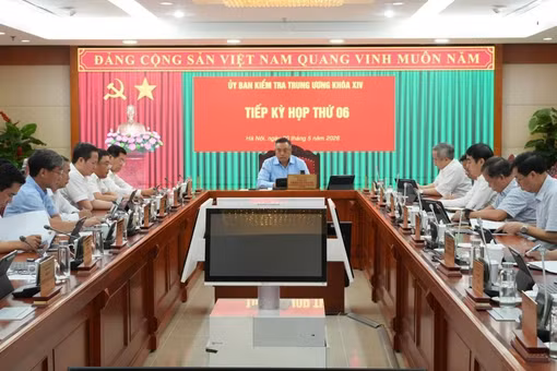 Bộ Chính trị ban hành quy định về kỷ luật tổ chức Đảng, đảng viên vi phạm