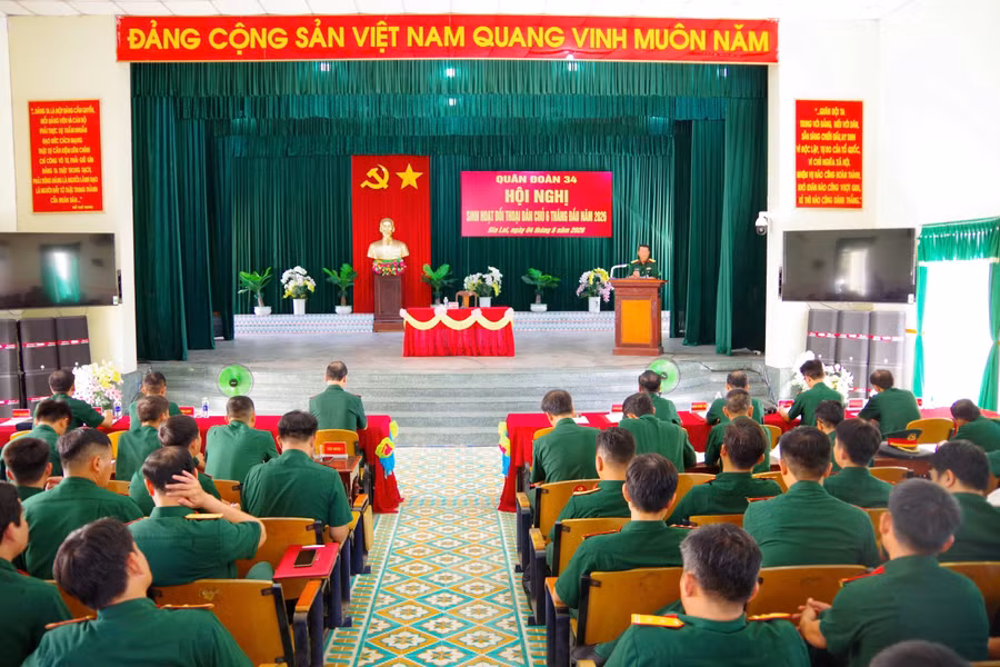 lang-nghe-tam-tu-bo-doi-xay-dung-don-vi-vung-manh.jpg