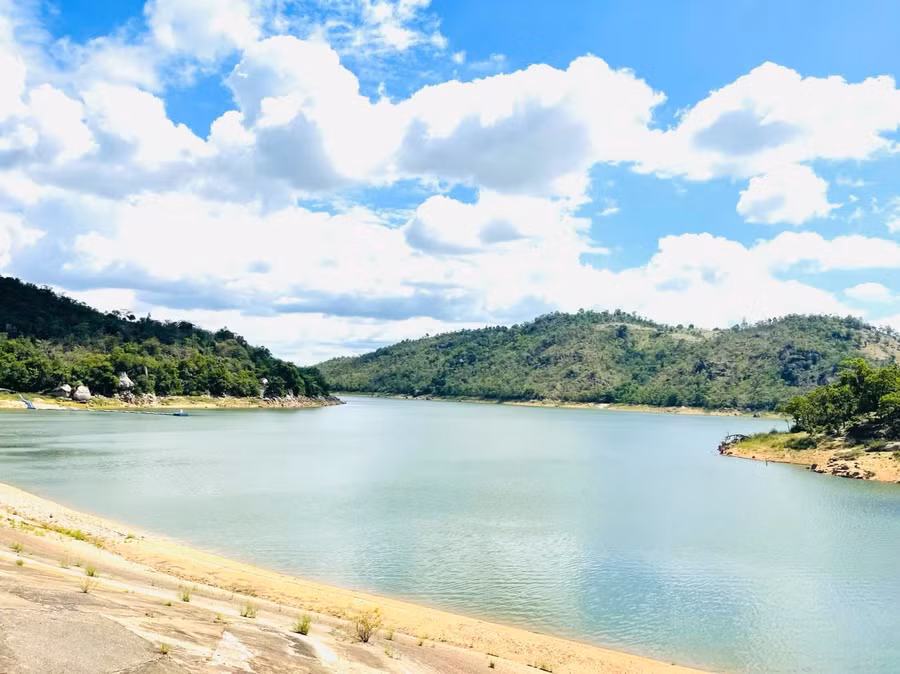 ubnd-tinh-de-nghi-cac-so-ban-nganh-va-cacdia-phuong-to-chuc-hoat-dong-phong-ngua-soat-cac-nguon-thai-giam-thieu-o-nhiem-cai-thien-chat-luong-nuoc-mat-tren-dia-ban-anh-hong-thuong.jpg
