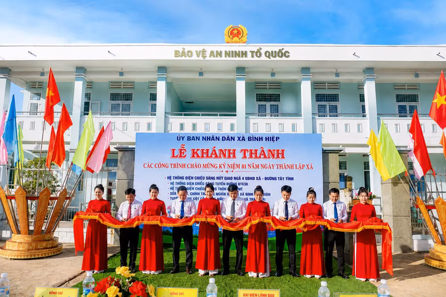 xa-binh-hiep-khanh-thanh-5-cong-trinh-chao-mung-ky-niem-1-nam-thanh-lap-xa.png