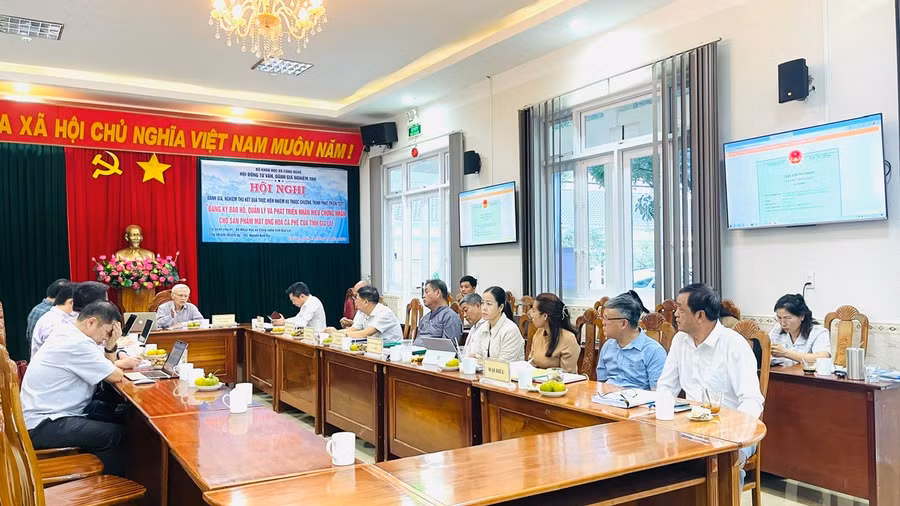 quang-canh-buoi-nghiem-thu-nhiem-vu-dang-ky-bao-ho-quan-ly-va-phat-trien-nhan-hieu-chung-nhan-cho-san-pham-mat-ong-hoa-ca-phe-cua-tinh-gia-lai.jpg