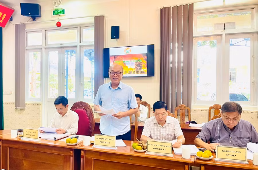 cac-dai-bieu-gop-y-mot-so-noi-dung-can-chinh-sua-bo-sung-tai-buoi-nghiem-thu-anh-nhat-hao.jpg