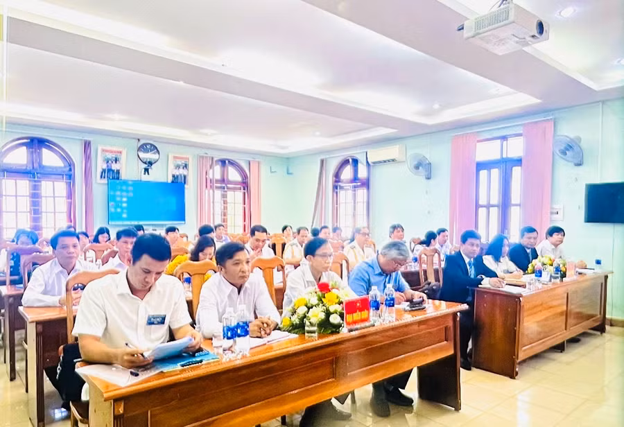 dai-bieu-du-dh.jpg