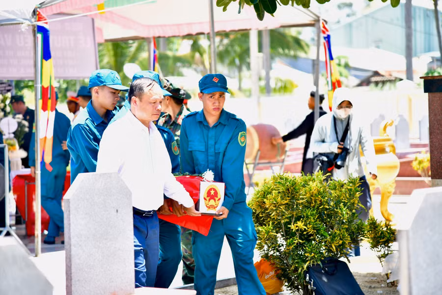 truy-dieu-an-tang-3-liet-si-o-phuong-hoai-nhon-nam.jpg