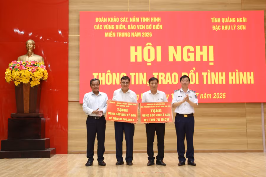 phat-trien-ly-son-thanh-trung-tam-du-lich-bien-dao-gan-voi-quoc-phong-an-ninh.jpg