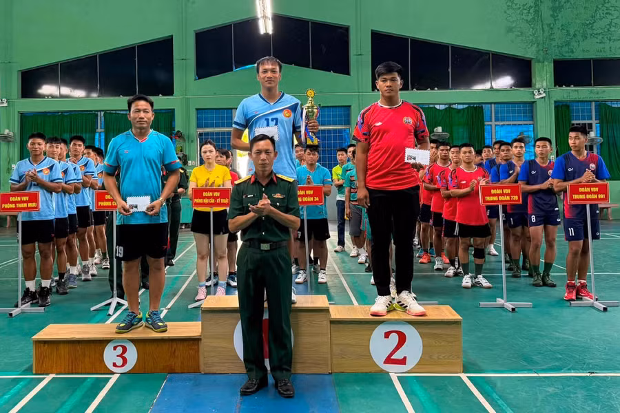 bo-chqs-tinh-gia-lai-to-chuc-giai-bong-chuyen-nam-va-cau-long.jpg