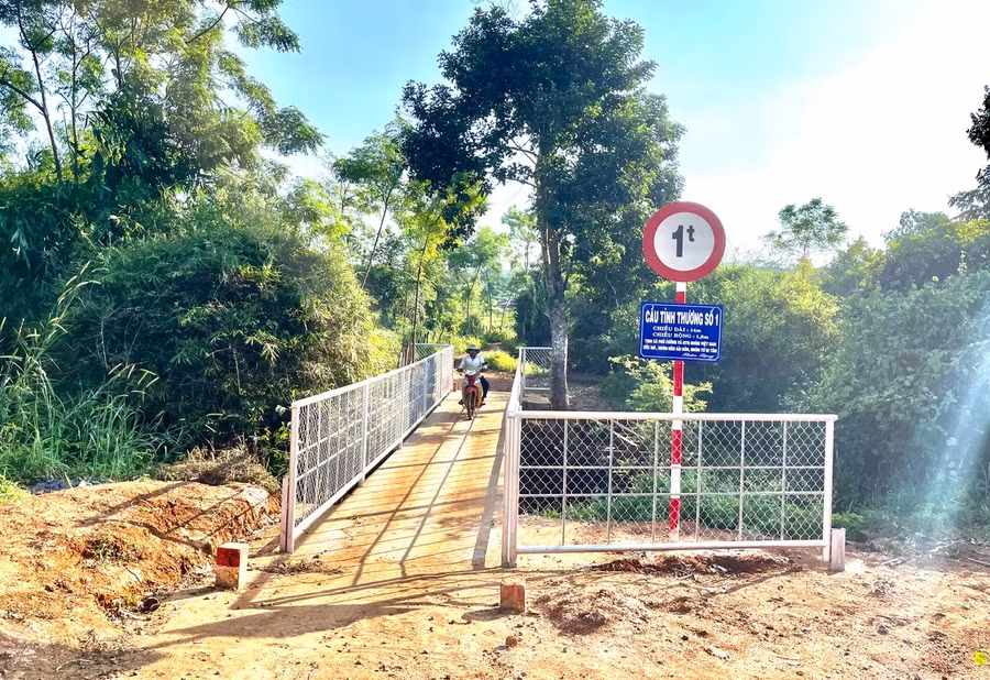 cay-cau-duoc-xay-dung-da-tao-thuan-loi-cho-viec-di-lai-va-van-chuyen-nong-san-cua-nguoi-dan-tren-dia-ban-anh-nhat-hao-8562.jpg