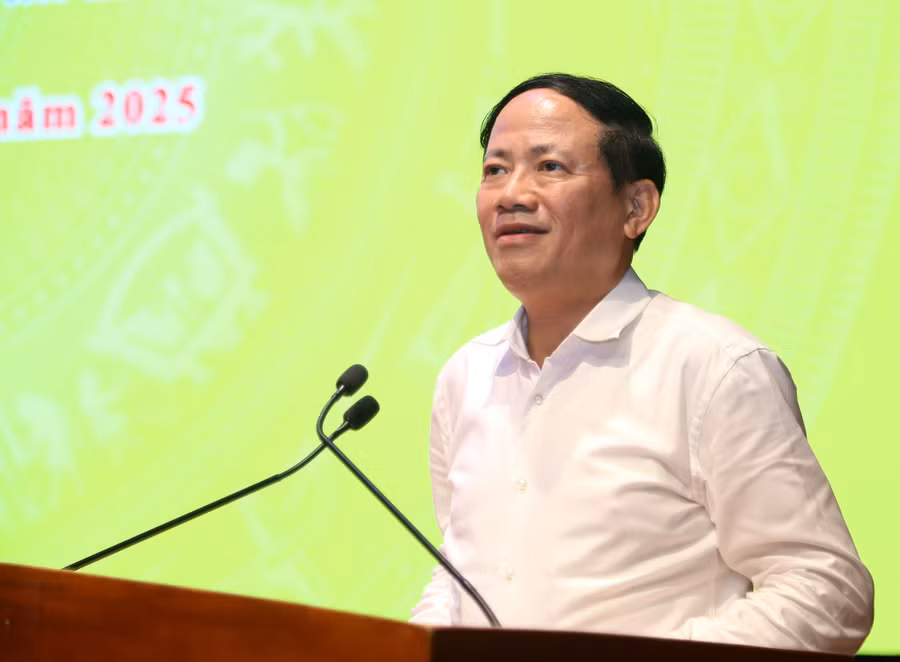 chu-tich-ubnd-tinh-pham-anh-tuan-phat-bieu-ket-luan-hoi-nghi-ban-ve-tang-truong.jpg