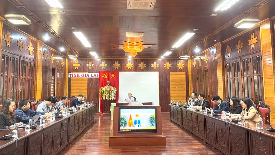 cac-dai-bieu-du-hoi-nghi-tai-diem-cau-tinh-gia-lai-anh-nhat-hao.jpg