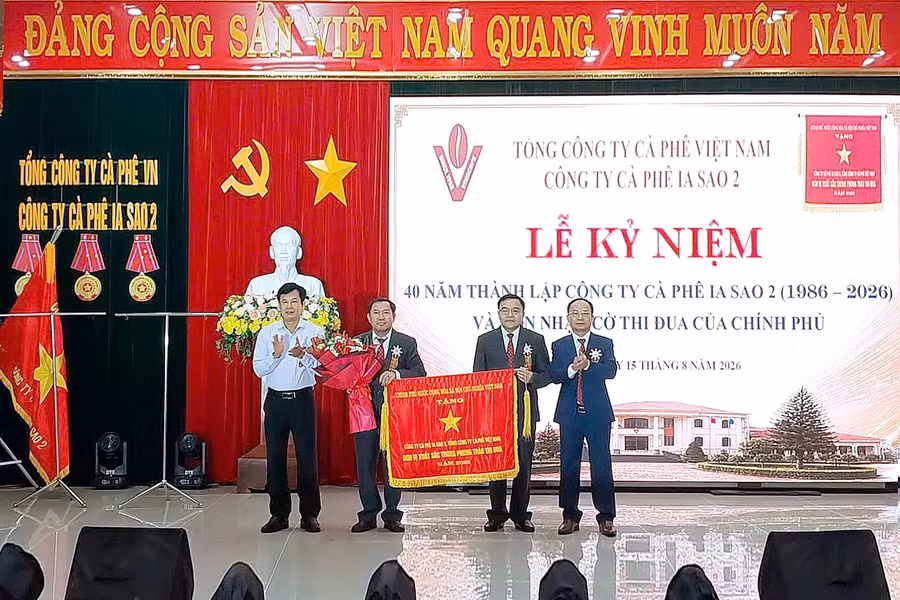 cong-ty-ca-phe-ia-sao-2-don-nhan-co-thi-dua-cua-chinh-phu.jpg