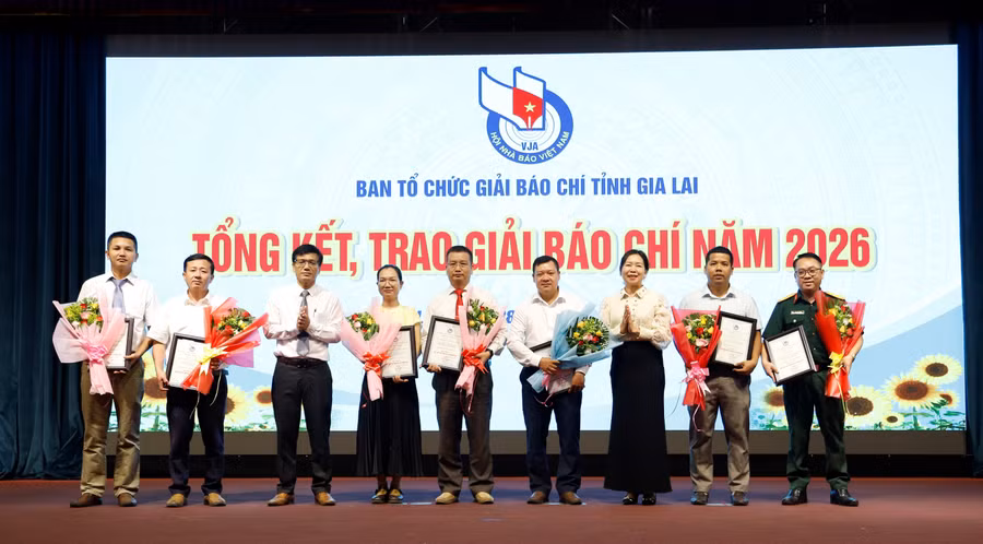 tong-ket-va-trao-giai-bao-chi-tinh-gia-lai-nam-2026.jpg