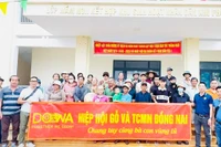 hiep-hoi-go-dong-nai-den-gia-lai-tang-qua