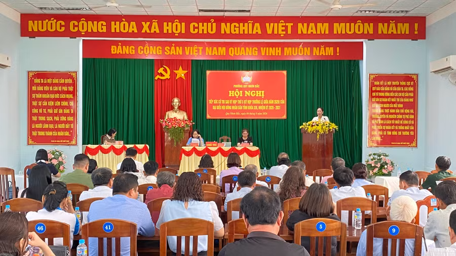 Quang cảnh buổi tiếp xúc cử tri. Ảnh: Trung Nghĩa