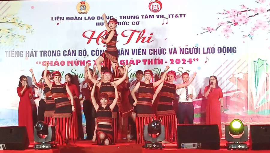 Tiết mục công diễn tại Hội thi. Ảnh: Thanh Tịnh