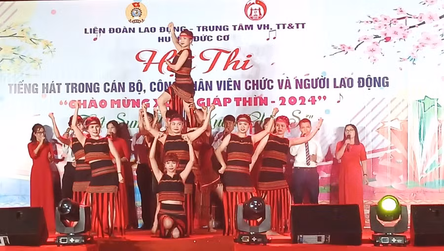 Tiết mục công diễn tại Hội thi. Ảnh: Thanh Tịnh
