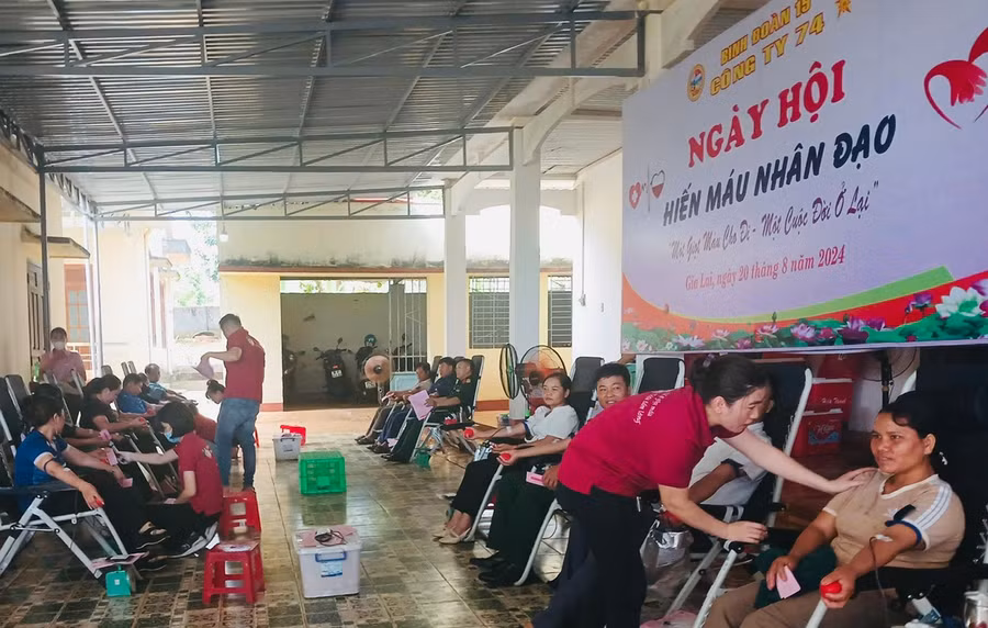 Kết quả đã thu được 221 đơn vị máu để bổ sung vào ngân hàng máu của Bệnh viện Đa khoa tỉnh phục vụ cấp cứu và điều trị cho bệnh nhân. Ảnh: Thanh Tịnh