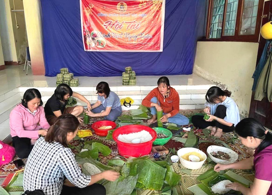 Công đoàn cơ sở Toà án nhân dân-Viện kiểm sát nhân dân và Chi cục Thi hành án dân sự huyện Krông Pa tổ chức Hội thi bánh mứt ngày Tết. Ảnh: Mỹ Lệ