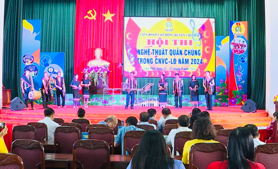 Một tiết mục biểu diễn tại hội thi. Ảnh: Văn Cảnh Một tiết mục biểu diễn tại hội thi. Ảnh: Văn Cảnh