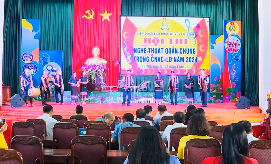 Một tiết mục biểu diễn tại hội thi. Ảnh: Văn Cảnh