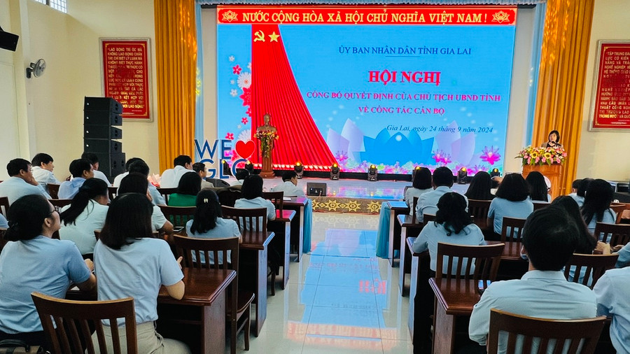 Quang cảnh lễ công bố Quyết định của Chủ tịch UBND tỉnh về công tác cán bộ tại Trường Cao đẳng Gia Lai. Ảnh: Đinh Yến Quang cảnh lễ công bố Quyết định của Chủ tịch UBND tỉnh về công tác cán bộ tại Trường Cao đẳng Gia Lai. Ảnh: Đinh Yến