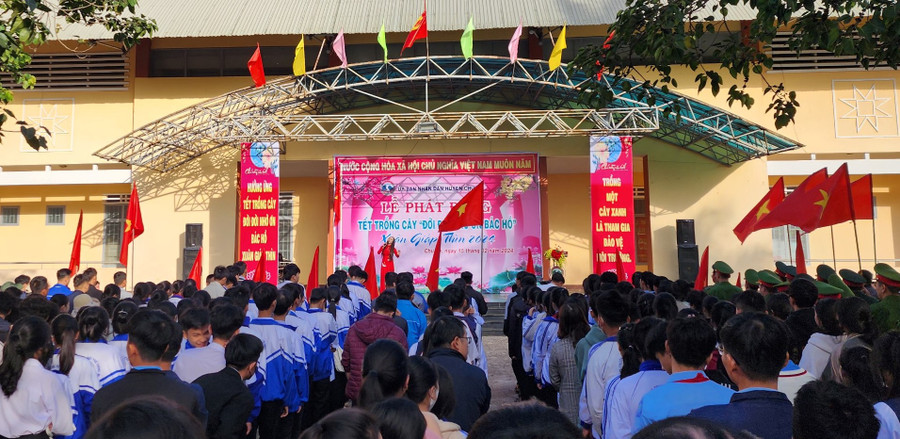 Quang cảnh lễ phát động Tết trồng cây "Đời đời nhớ ơn Bác Hồ". Ảnh: Hoài Trương Quang cảnh lễ phát động Tết trồng cây "Đời đời nhớ ơn Bác Hồ". Ảnh: Hoài Trương