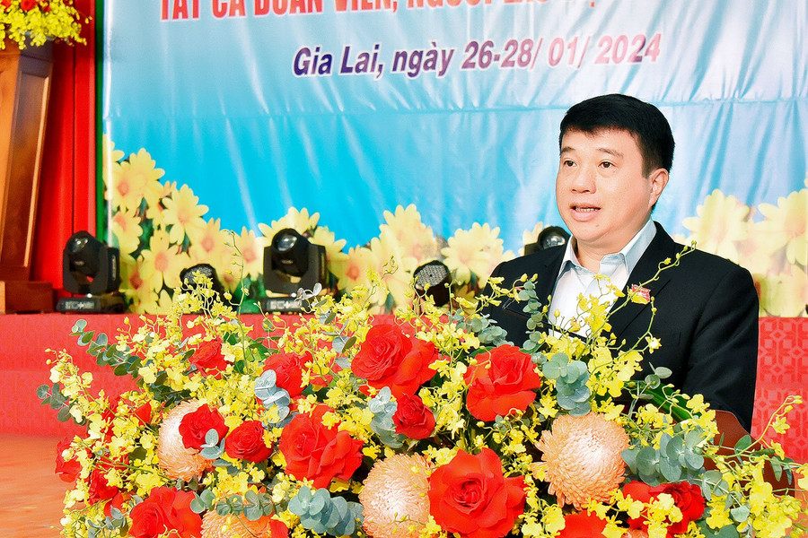 Chủ tịch Hội đồng Dân tộc của Quốc hội Y Thanh Hà Niê K'đăm phát biểu tại buổi tặng quà. Ảnh: Đức Thụy Chủ tịch Hội đồng Dân tộc của Quốc hội Y Thanh Hà Niê K'đăm phát biểu tại buổi tặng quà. Ảnh: Đức Thụy