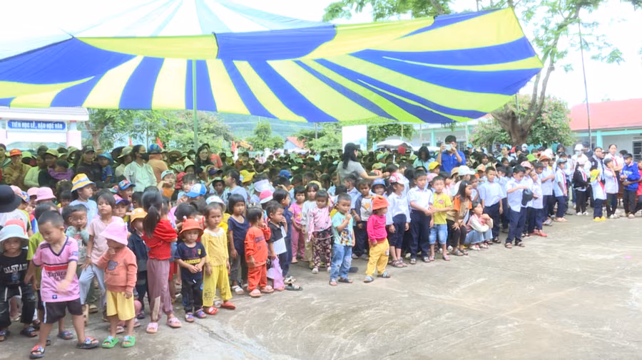 Trẻ em xã Chư Đang Ya tham gia Chương trình "Vui hội trăng rằm". Ảnh: Văn Cảnh