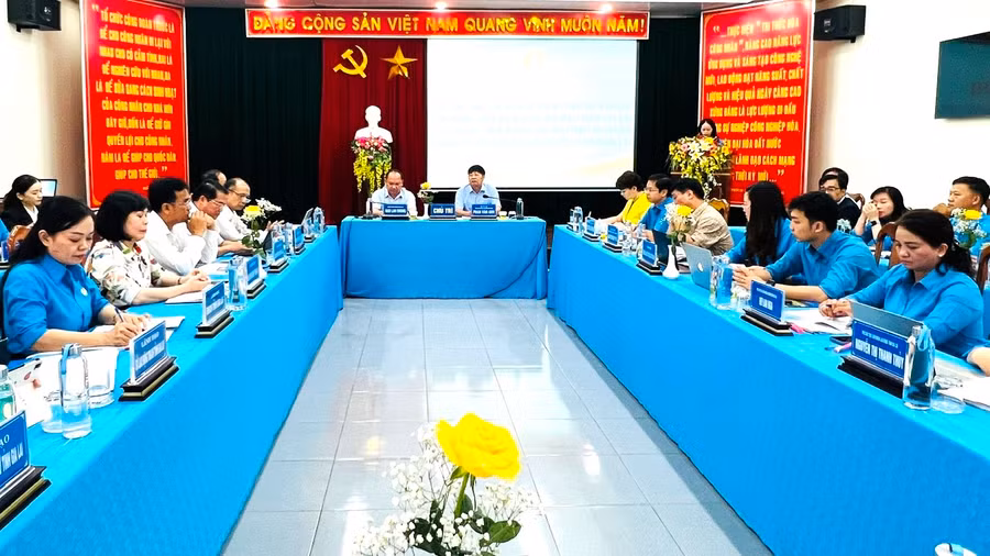 Toàn cảnh buổi làm việc. Ảnh: Đinh Yến