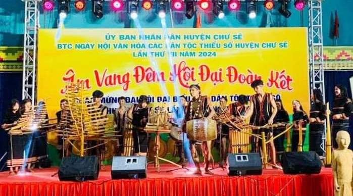 Tiết mục biểu diễn tại Chương trình. Ảnh: Thắm Trịnh Tiết mục biểu diễn tại Chương trình. Ảnh: Thắm Trịnh