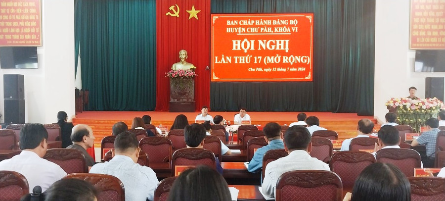 Toàn cảnh hội nghị lần thứ 17 (mở rộng) Ban Chấp hành Đảng bộ huyện Chư Păh khóa VI. Ảnh: Văn Cảnh Toàn cảnh hội nghị lần thứ 17 (mở rộng) Ban Chấp hành Đảng bộ huyện Chư Păh khóa VI. Ảnh: Văn Cảnh