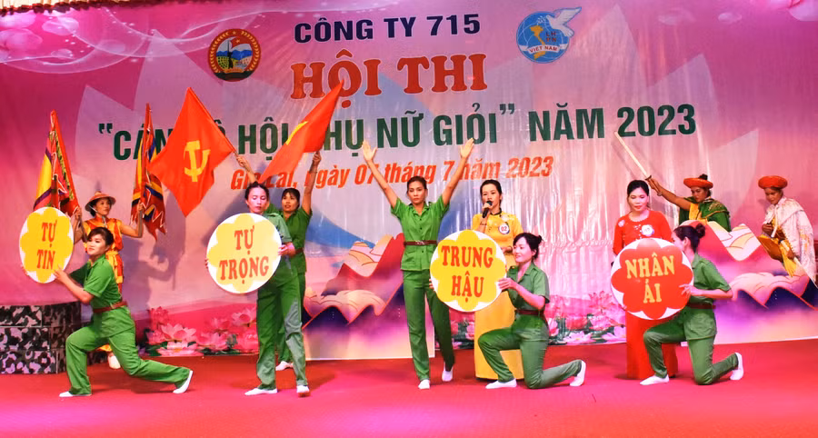 Một tiết mục được dàn dựng công phu ở phần thi năng khiếu tham gia tại Hội thi. Ảnh: Đinh Yến