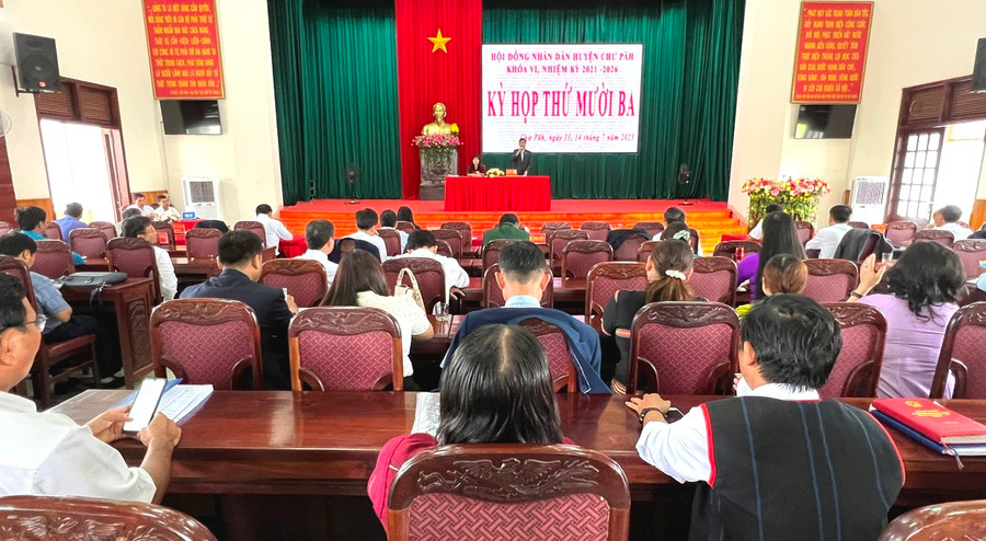 Quang cảnh kỳ họp lần thứ 13 HĐND huyện Chư Păh. Ảnh: Đinh Yến