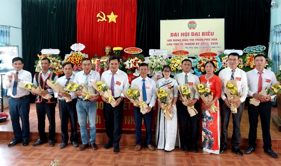 Ra mắt ban chấp hành Hội Nông dân thị trấn Phú Hòa, huyện Chư Păh, nhiệm kỳ 2023-2028. Ảnh: Đinh Yến Ra mắt ban chấp hành Hội Nông dân thị trấn Phú Hòa, huyện Chư Păh, nhiệm kỳ 2023-2028. Ảnh: Đinh Yến