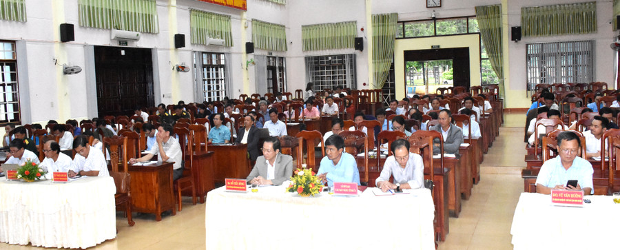 Đại biểu tham gia hội nghị sơ kết giữa nhiệm kỳ. Ảnh: Đinh Yến