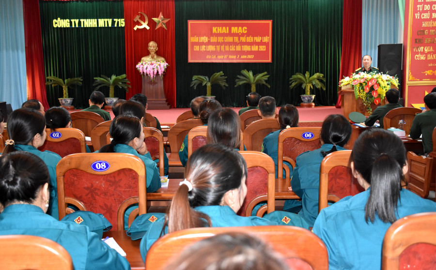 Toàn cảnh Khai mạc huấn luyện. Ảnh: Đinh Yến Toàn cảnh Khai mạc huấn luyện. Ảnh: Đinh Yến