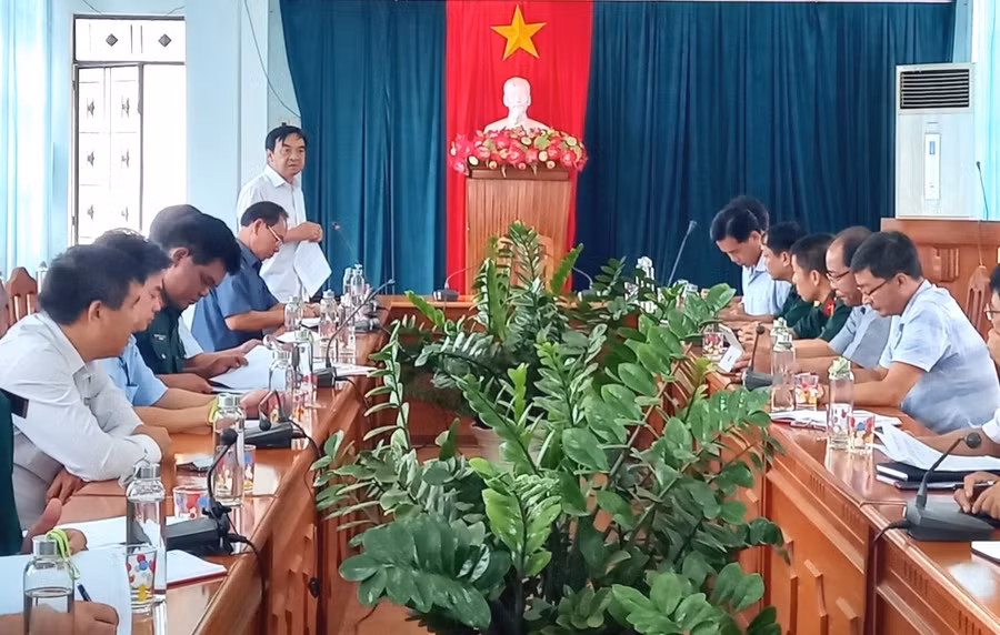 Toàn cảnh buổi họp bàn. Ảnh: Đinh Yến