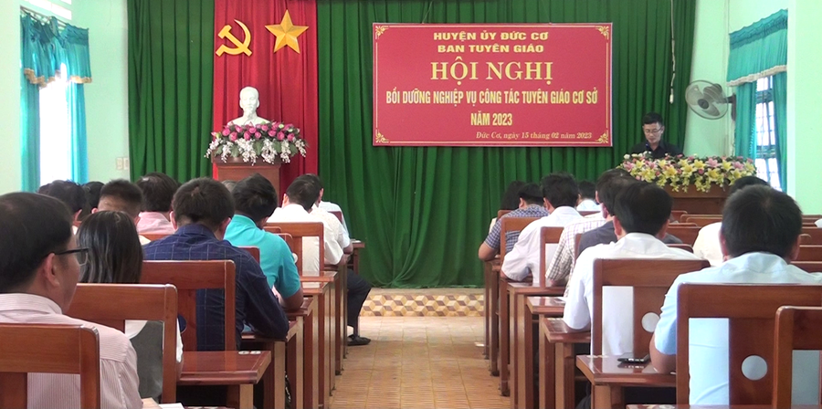 Toàn cảnh hội nghị bồi dưỡng. Ảnh: Đinh Yến Toàn cảnh hội nghị bồi dưỡng. Ảnh: Đinh Yến