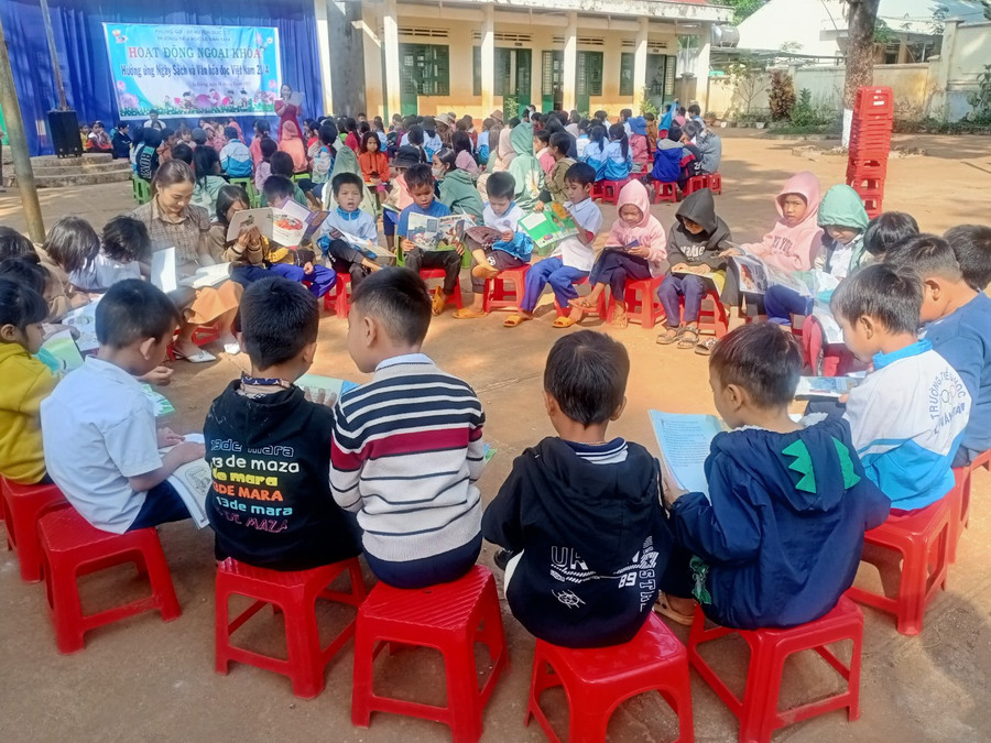 Buổi đọc sách của các em học sinh. Ảnh: Mỹ Duyên Buổi đọc sách của các em học sinh. Ảnh: Mỹ Duyên