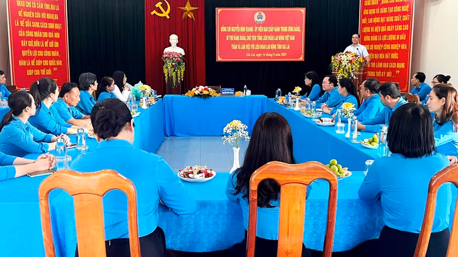 Quang cảnh buổi làm việc. Ảnh: Đinh Yến