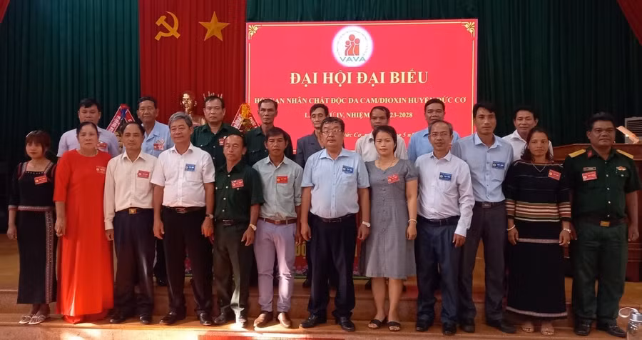 Ra mắt Ban Chấp hành Hội nhiệm kỳ 2023-2028. Ảnh: Đinh Yến Ra mắt Ban Chấp hành Hội nhiệm kỳ 2023-2028. Ảnh: Đinh Yến