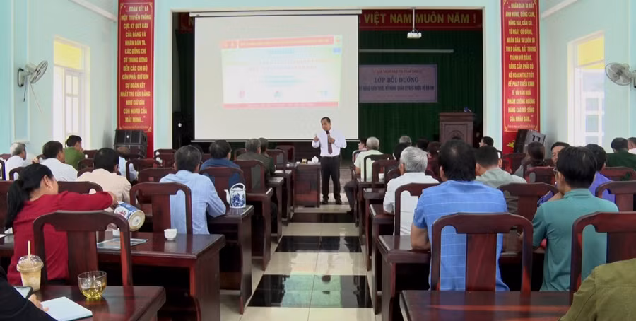 Quang cảnh lớp bồi dưỡng. Ảnh: Thanh Tịnh Quang cảnh lớp bồi dưỡng. Ảnh: Thanh Tịnh