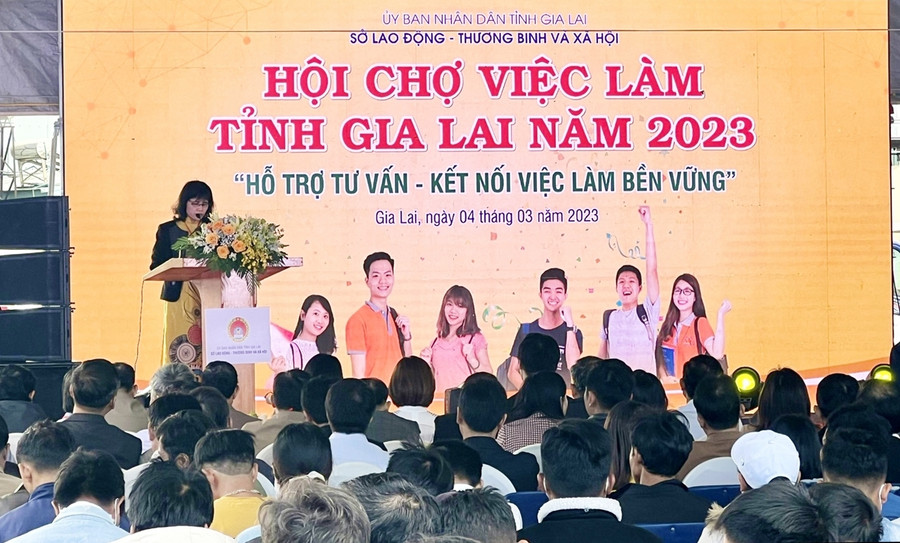 Toàn cảnh Hội chợ việc làm tỉnh Gia Lai năm 2023. Ảnh: Yến-Dung