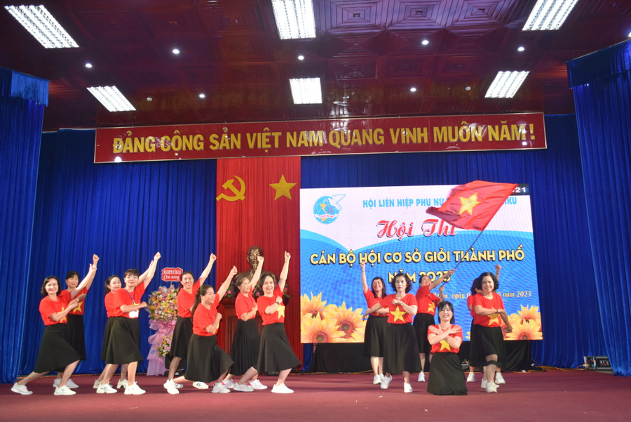 Các thí sinh tham gia phần thi năng khiếu tại Hội thi. Ảnh: Đinh Yến Các thí sinh tham gia phần thi năng khiếu tại Hội thi. Ảnh: Đinh Yến