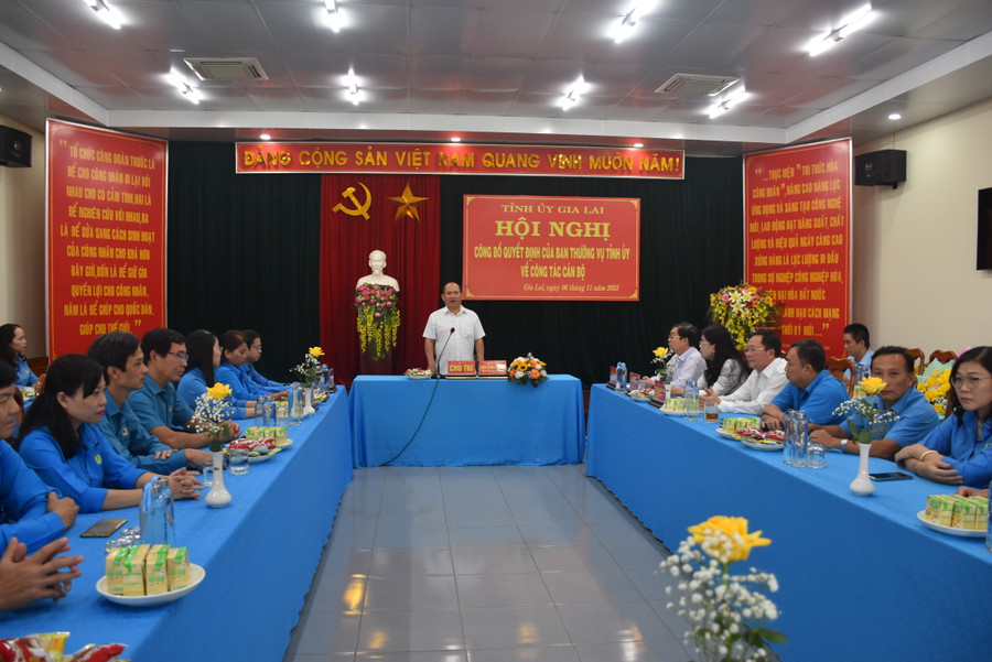 Phó Bí thư Tỉnh ủy Gia Lai Rah Lan Chung phát biểu tại Hội nghị. Ảnh: Đinh Yến Phó Bí thư Tỉnh ủy Gia Lai Rah Lan Chung phát biểu tại Hội nghị. Ảnh: Đinh Yến