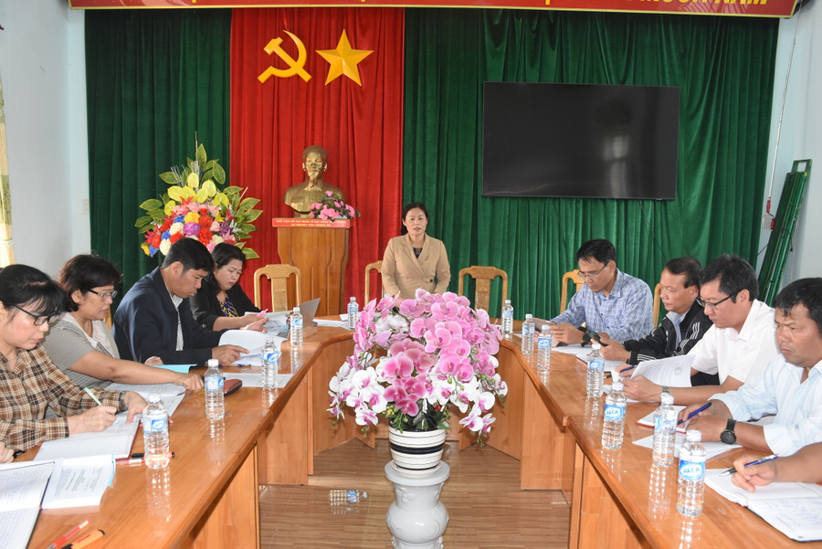Phó Trưởng ban Dân tộc HĐND tỉnh Đỗ Thị Hương Lan kết luận buổi khảo sát. Ảnh: Đinh Yến Phó Trưởng ban Dân tộc HĐND tỉnh Đỗ Thị Hương Lan kết luận buổi khảo sát. Ảnh: Đinh Yến