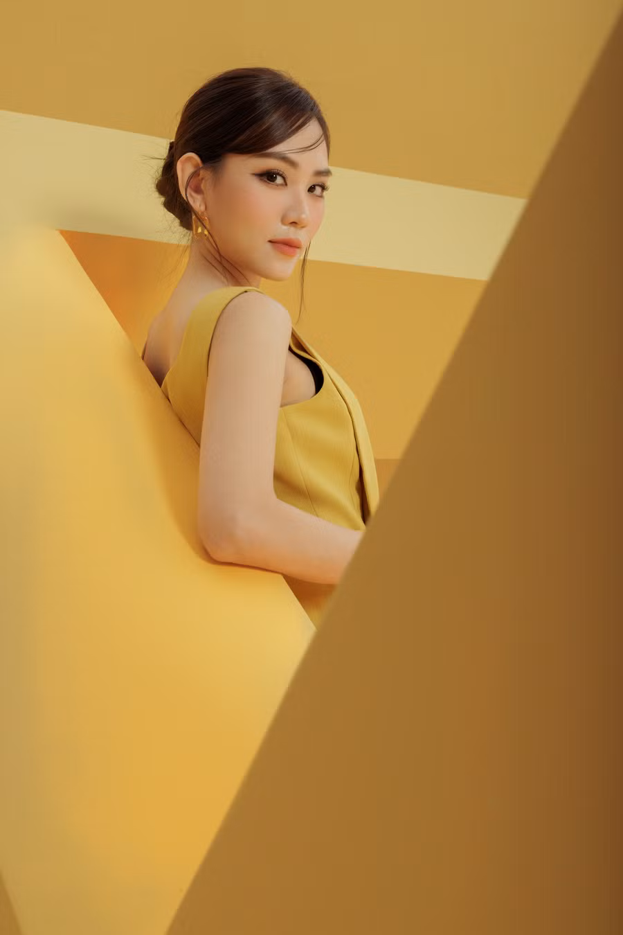 Mặt khác, Hoa hậu Mai Phương cũng cho biết dù cô không quá quan tâm đến những lời phán xét nhưng vẫn lắng nghe các ý kiến đóng góp tích cực nhằm hoàn thiện bản thân mỗi ngày. Ảnh: NVCC