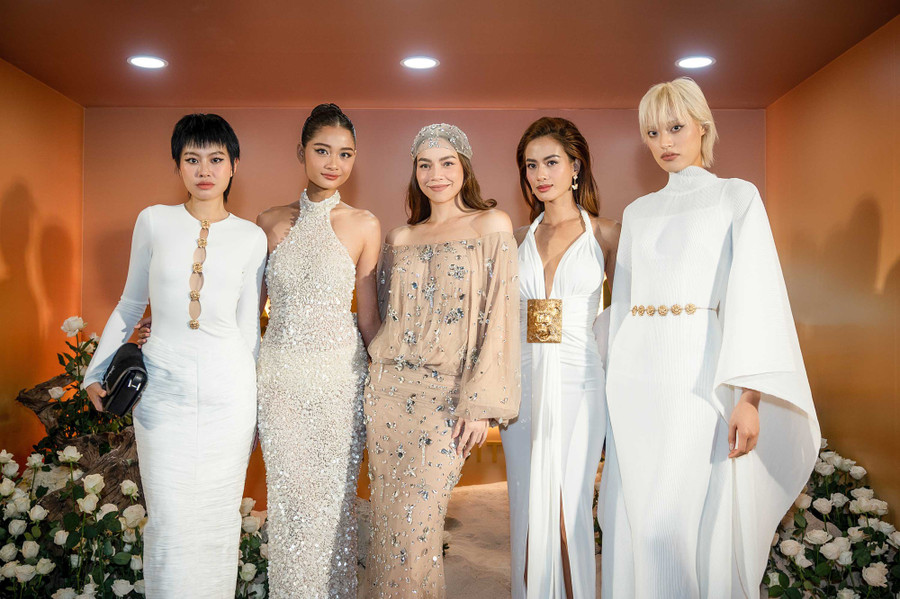 Hồ Ngọc Hà mặc quyến rũ, tình cảm bên Kim Lý - Ảnh 4. Dàn học trò của Hồ Ngọc Hà gồm Như Vân, Thanh Tuyền, Lâm Châu, Thảo Đặng đến chúc mừng nữ ca sĩ trình làng sản phẩm mới. Trong đó, Như Vân cái tên được mọi người chú ý khi ghi tên mình vào chung kết The New Mentor 2023 và có cơ hội giành quán quân. Ảnh: NVCC